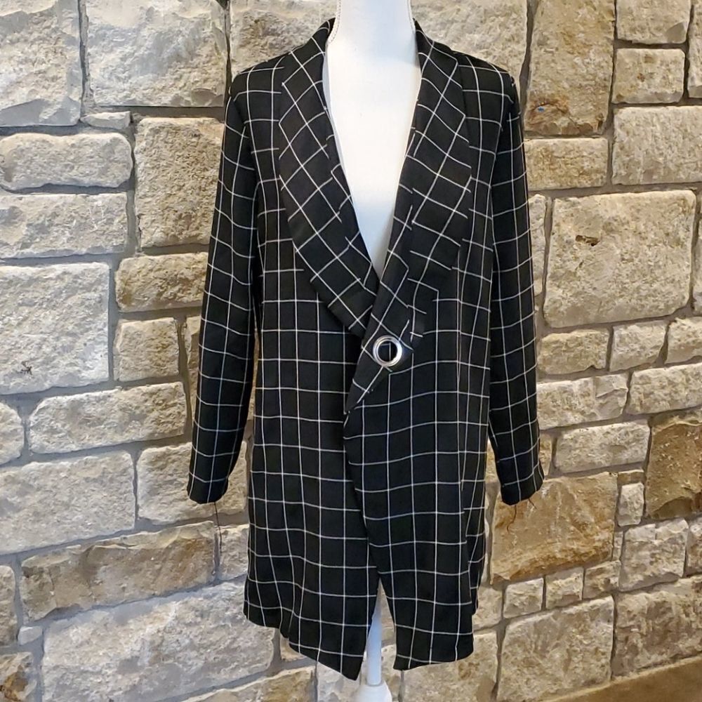 Black/White Oversized Jacket Blazer size medium Shein long jacket work wear
